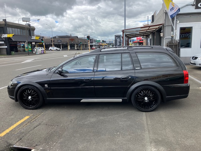 2004 Holden Adventra VY2, LX 8, Auto