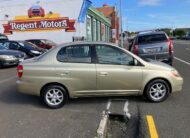 2000 Toyota Platz.