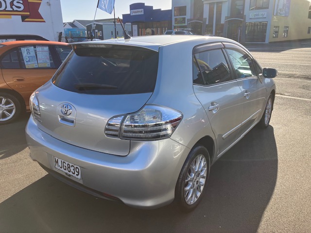 2007 Toyota Blade.