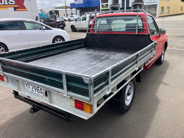 1999 Toyota HiLux. 2.7P, 2WD, Flat Deck