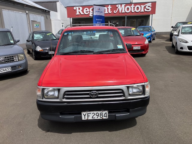 1999 Toyota HiLux. 2.7P, 2WD, Flat Deck