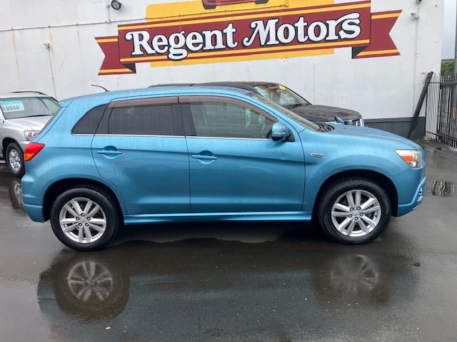 2010 Mitsubishi RVR.