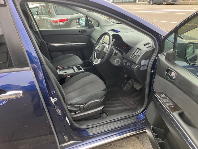 2008 Mazda MPV. 8 Seater Coach
