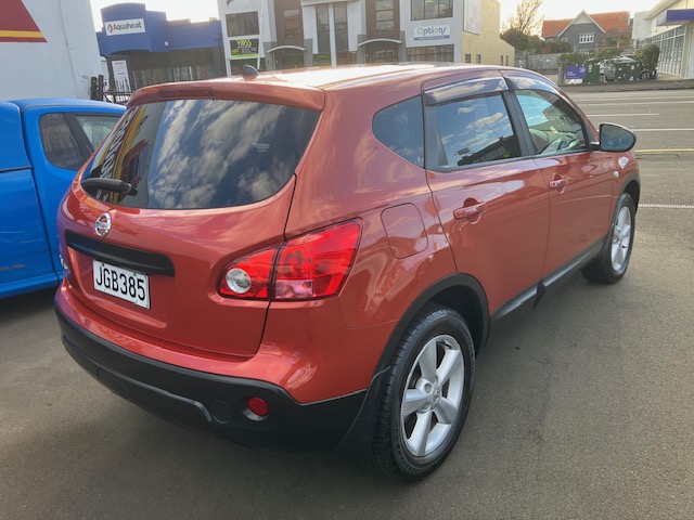 2008 Nissan Dualis. Auto