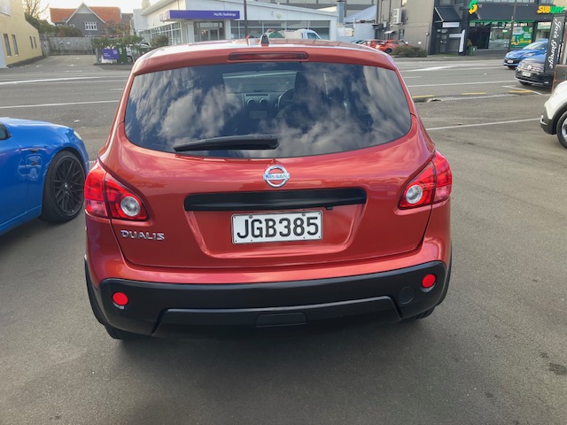 2008 Nissan Dualis. Auto