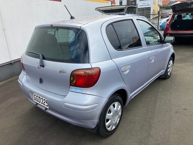 2003 Toyota Vitz, Auto