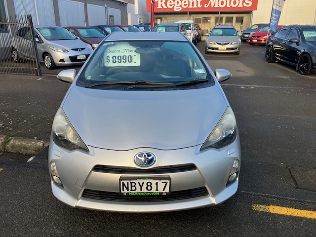 2012 Toyota Aqua. Hybrid, Auto