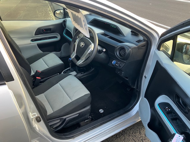 2012 Toyota Aqua. Hybrid, Auto