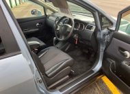 2004 Nissan Tiida.