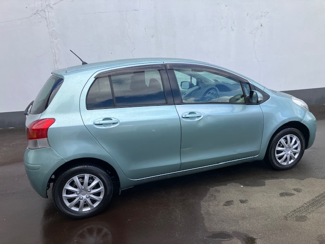 2009 Toyota Vitz. Auto.