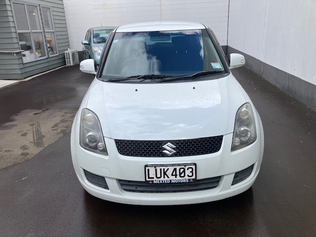 2009 Suzuki Swift. Auto.