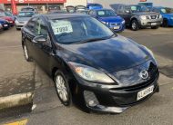 2011 Mazda Axela Sedan.