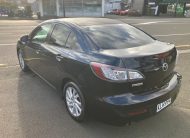 2011 Mazda Axela Sedan.