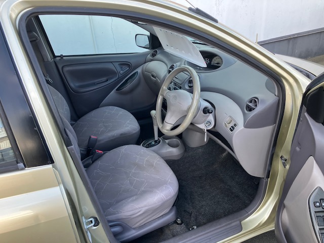 2000 Toyota Platz Saloon.